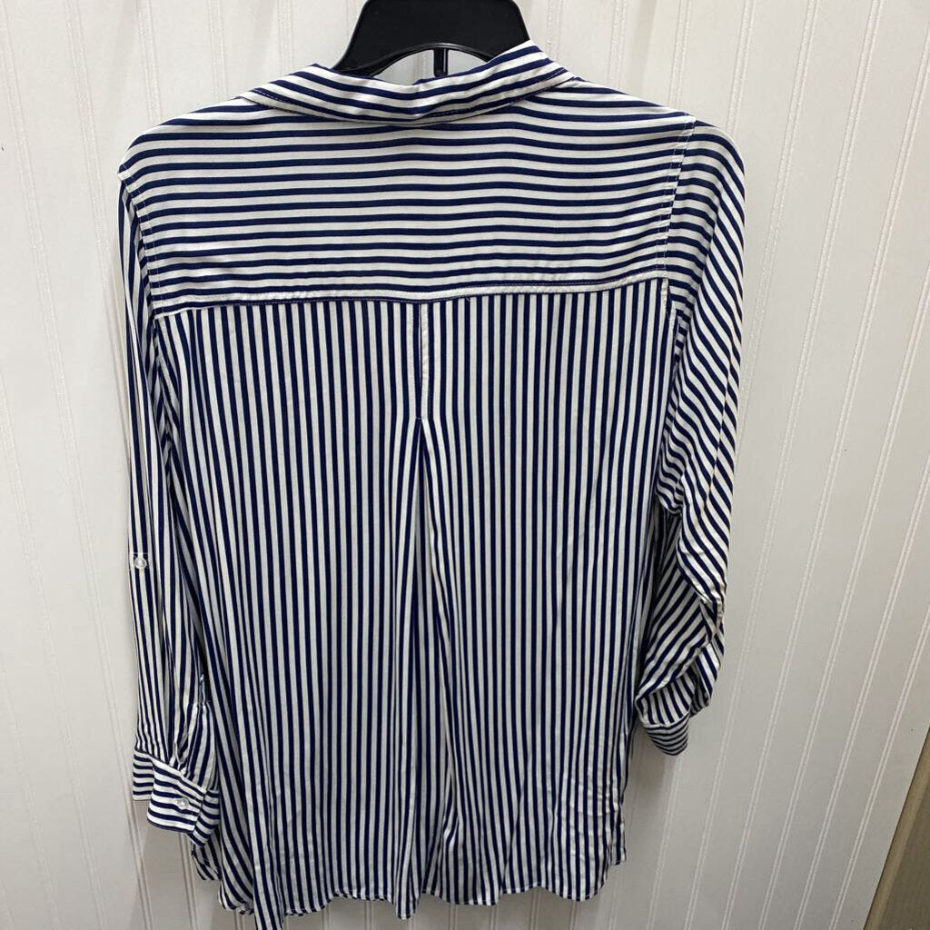 LONG SLEEVE BUTTON UP SHIRT