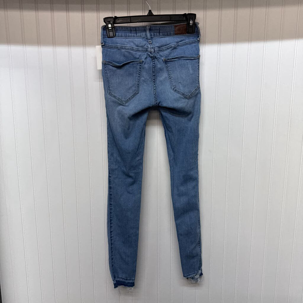 MID RISE SKINNY JEANS