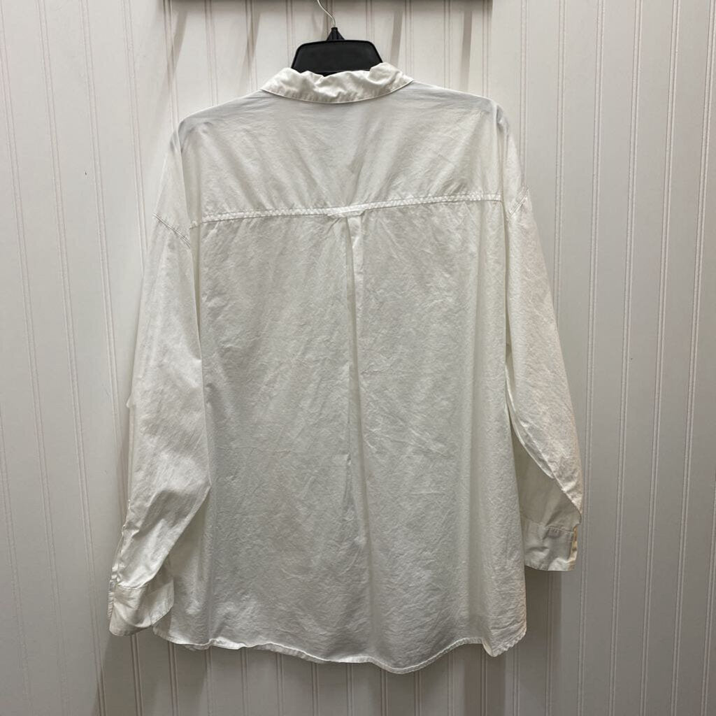 COLLARED LONG SLEEVE BUTTON UP