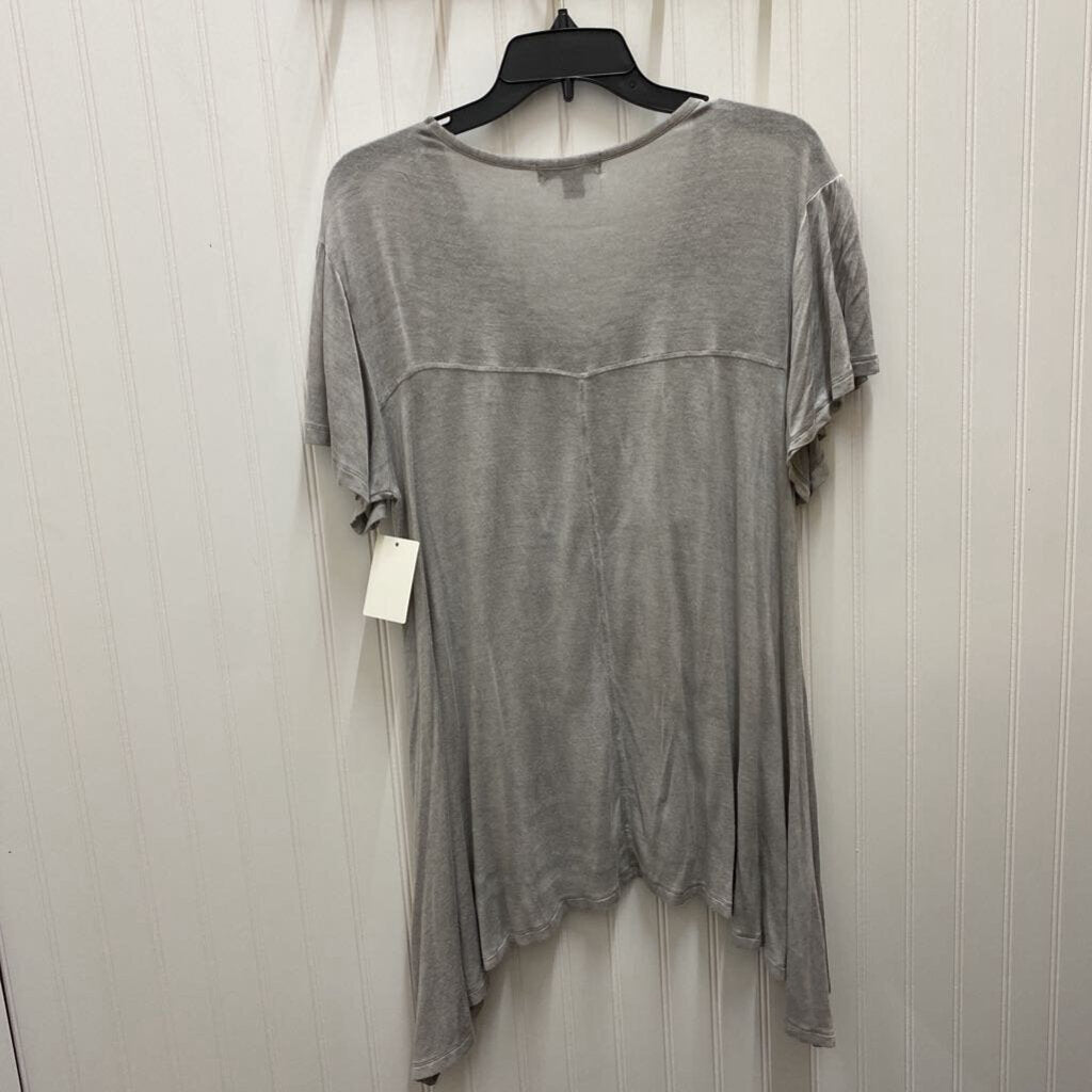 LACE TRIMMED SHORT SLEEVE