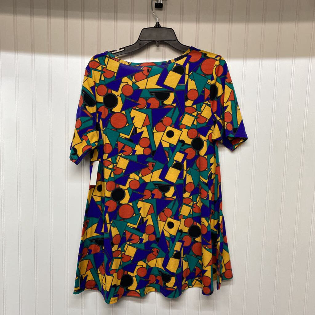 MULTI COLORED SHORT SLEEVED