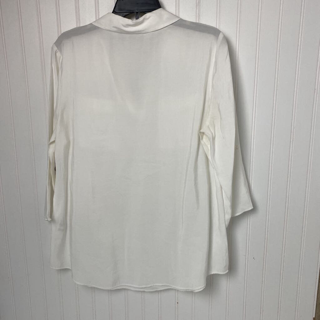 CHICOS 3/4 SLEEVE TOP BUTTON UP