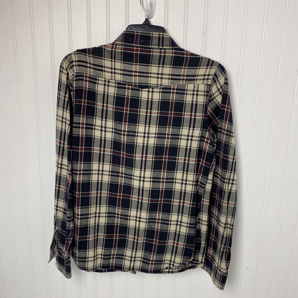 LONG SLEEVE PLAID BUTTON UP