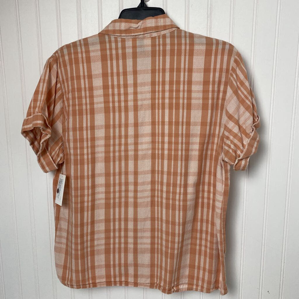 SHORT SLEEVE BUTTON UP