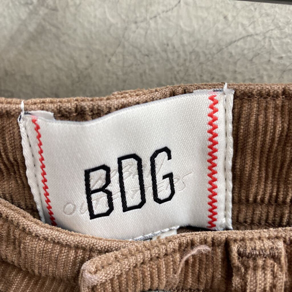 WIDE LEGGED CORDUROY PANTS
