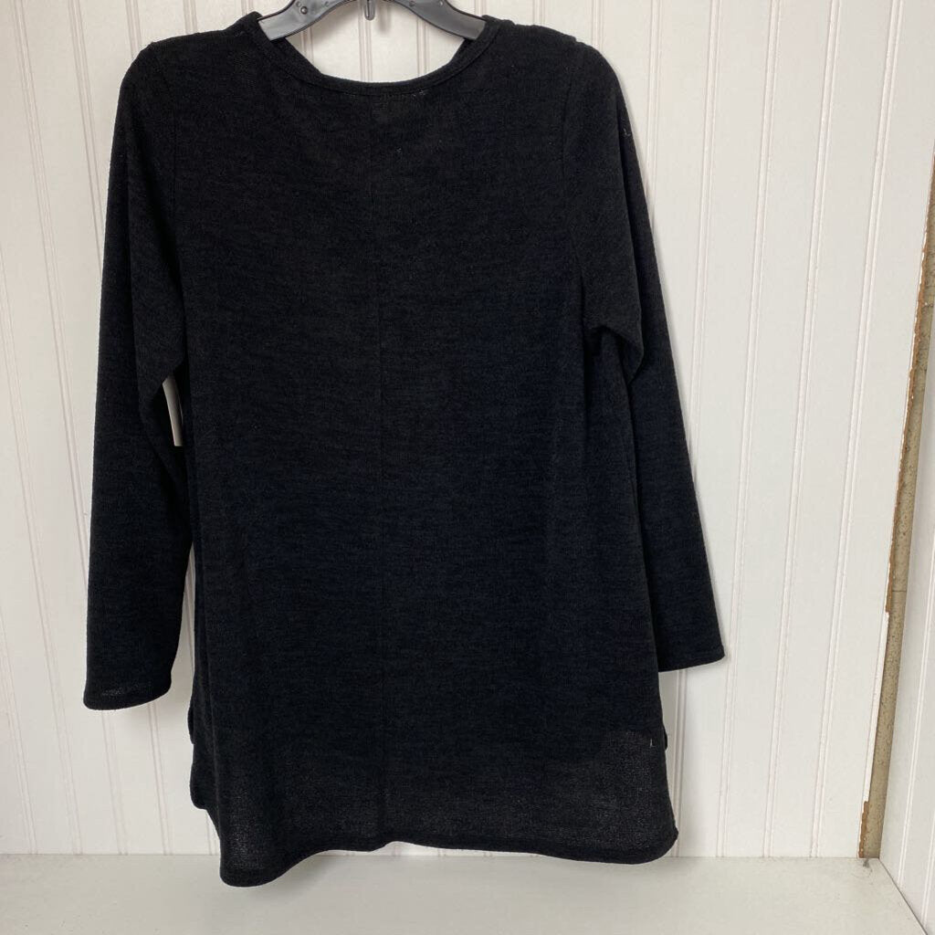 CRISS CROSS NECK SWEATER