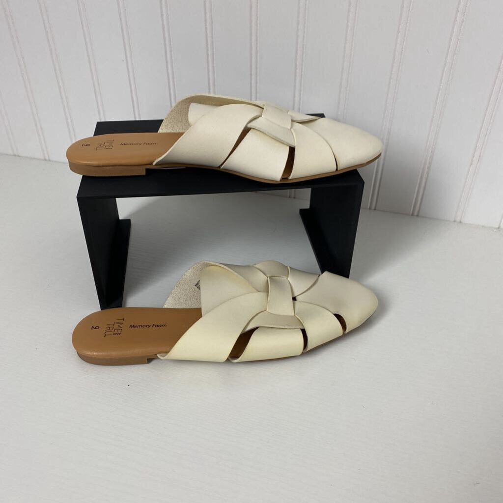 WHITE SANDALS