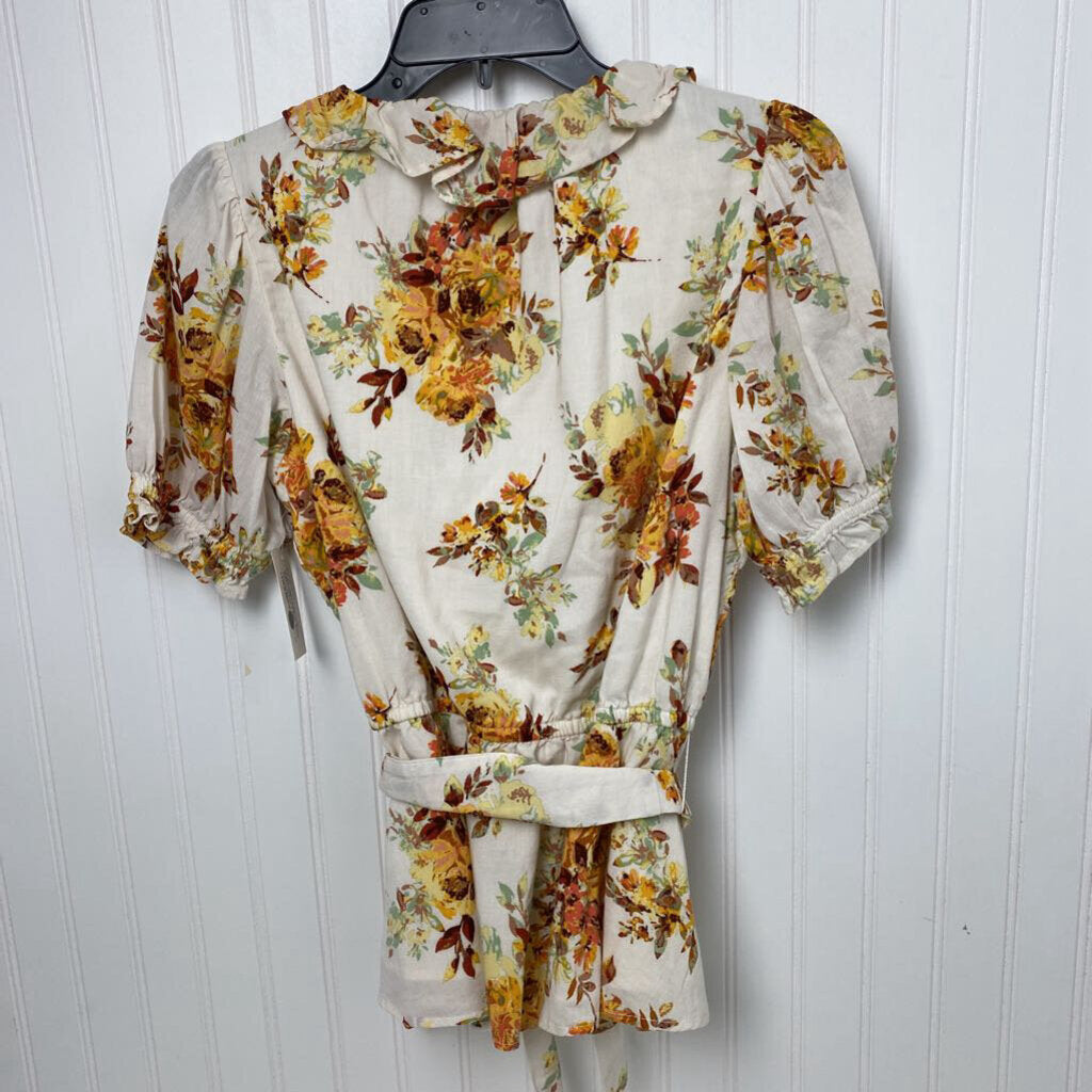 SHORT SLEEVE FLORAL BLOUSE