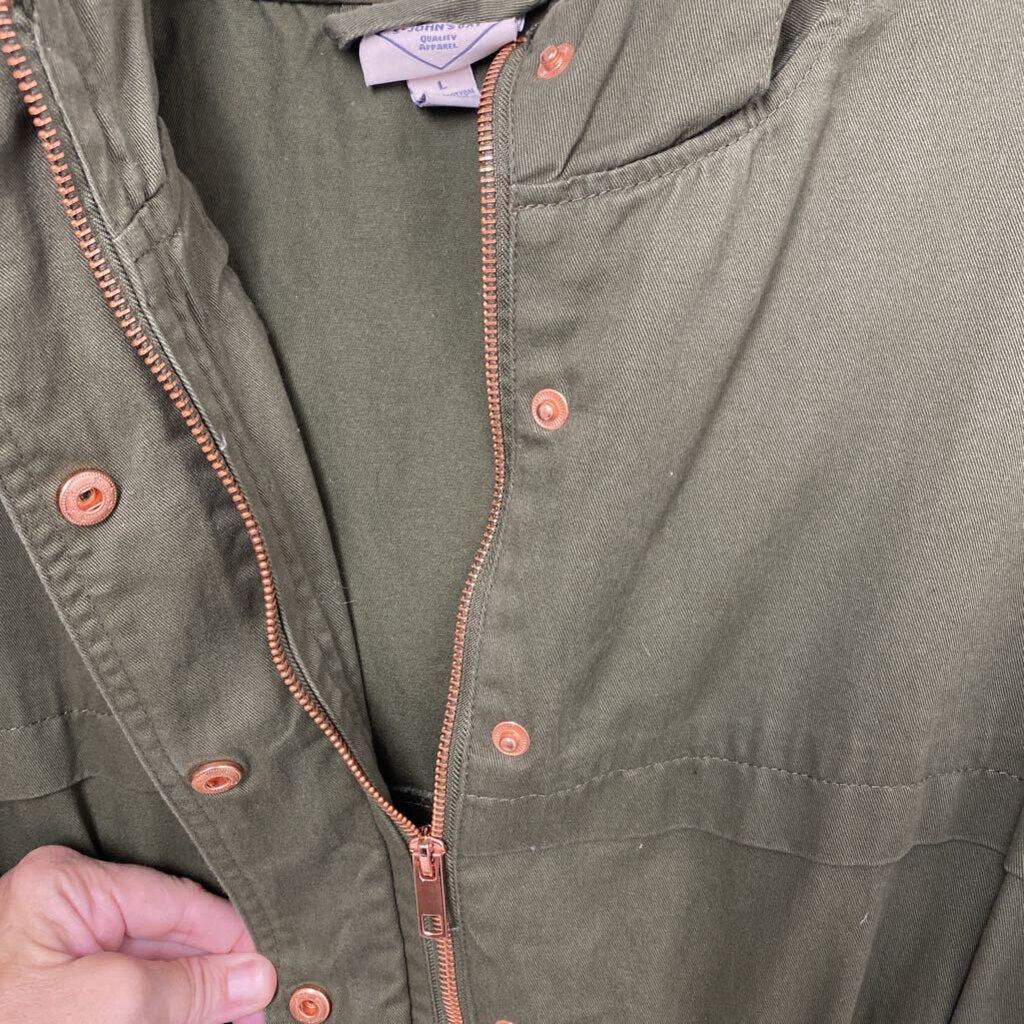LIGHTWEIGHT HOODED JACKET