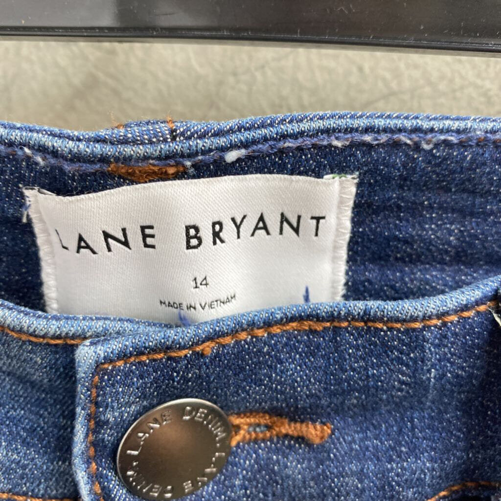 STRAIGHT LEG JEANS