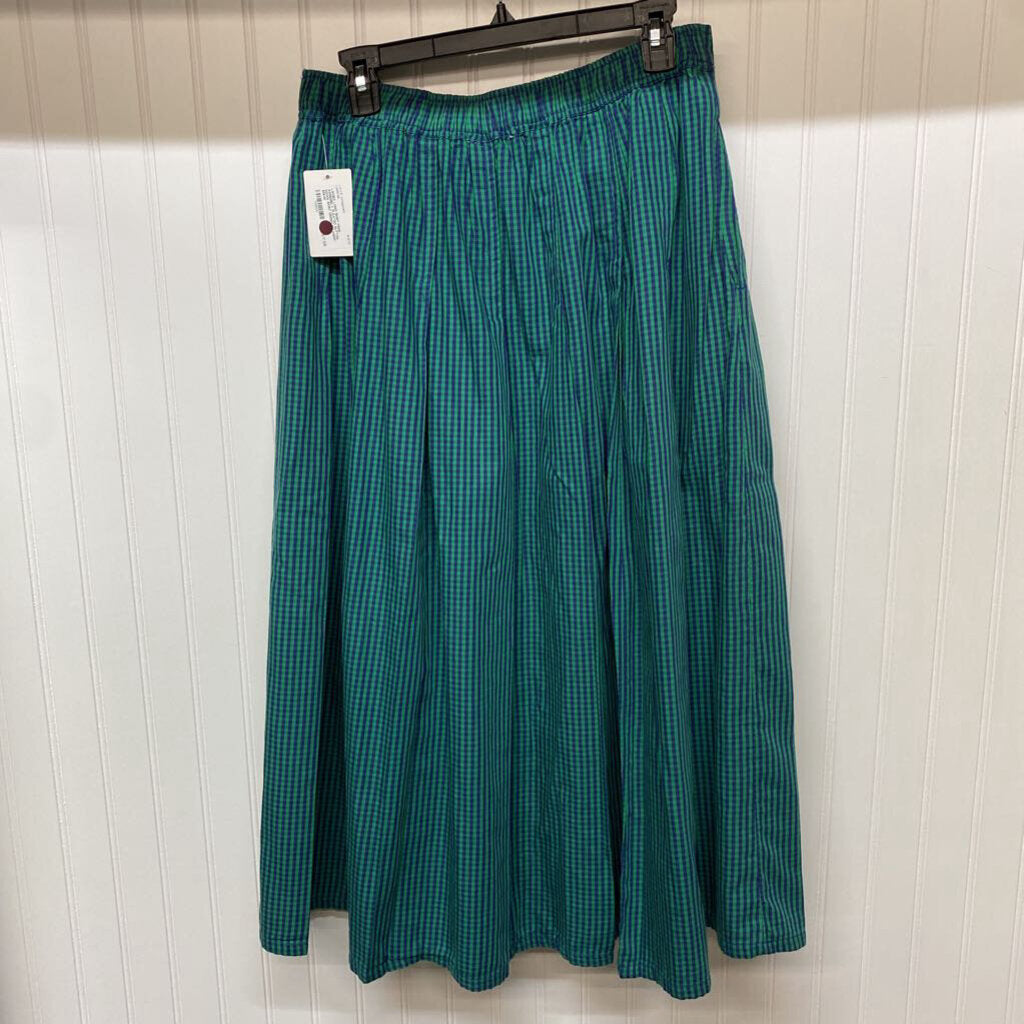 PLEATED BUTTON DOWN SKIRT