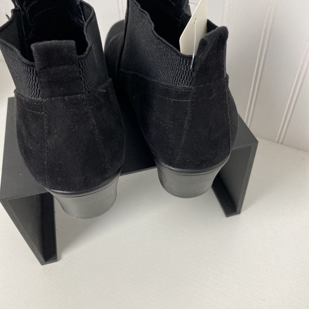 FAUX SUEDE ANKLE BOOTS