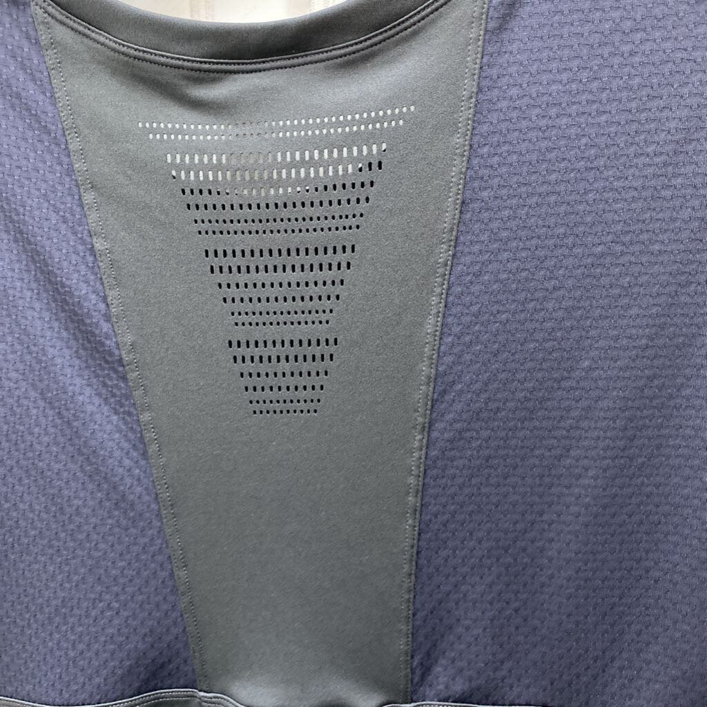 SLEEVLESS ACTIVE TOP