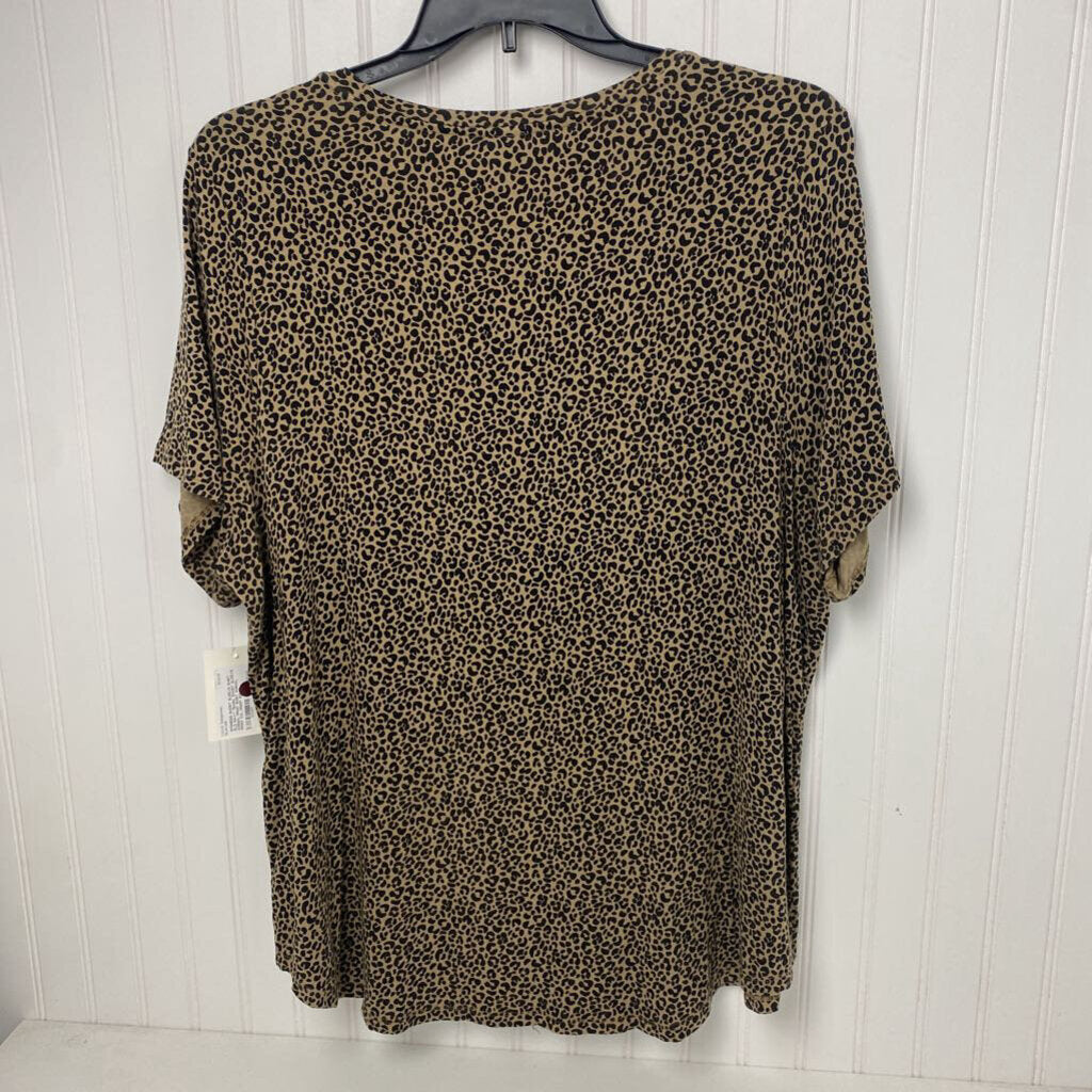 *BASIC SHORT SLEEVE ANIMAL PRINT SHIRT