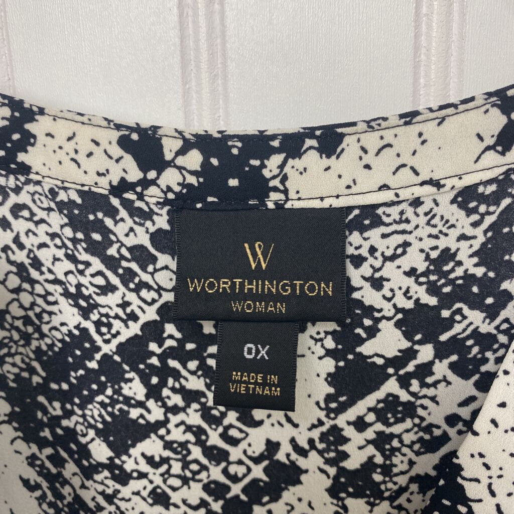 SLEEVELESS BLOUSE