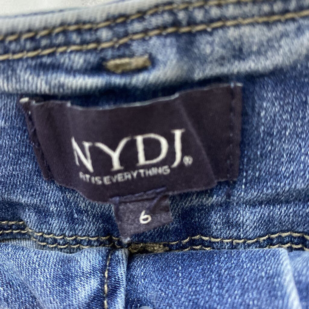 WIDE LEGGED JEANS