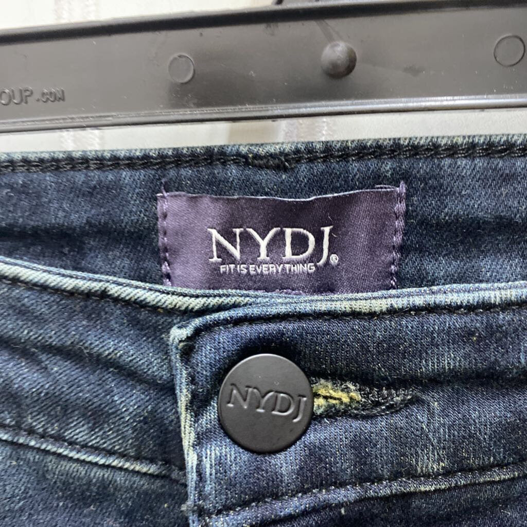 WIDE LEGGED JEANS
