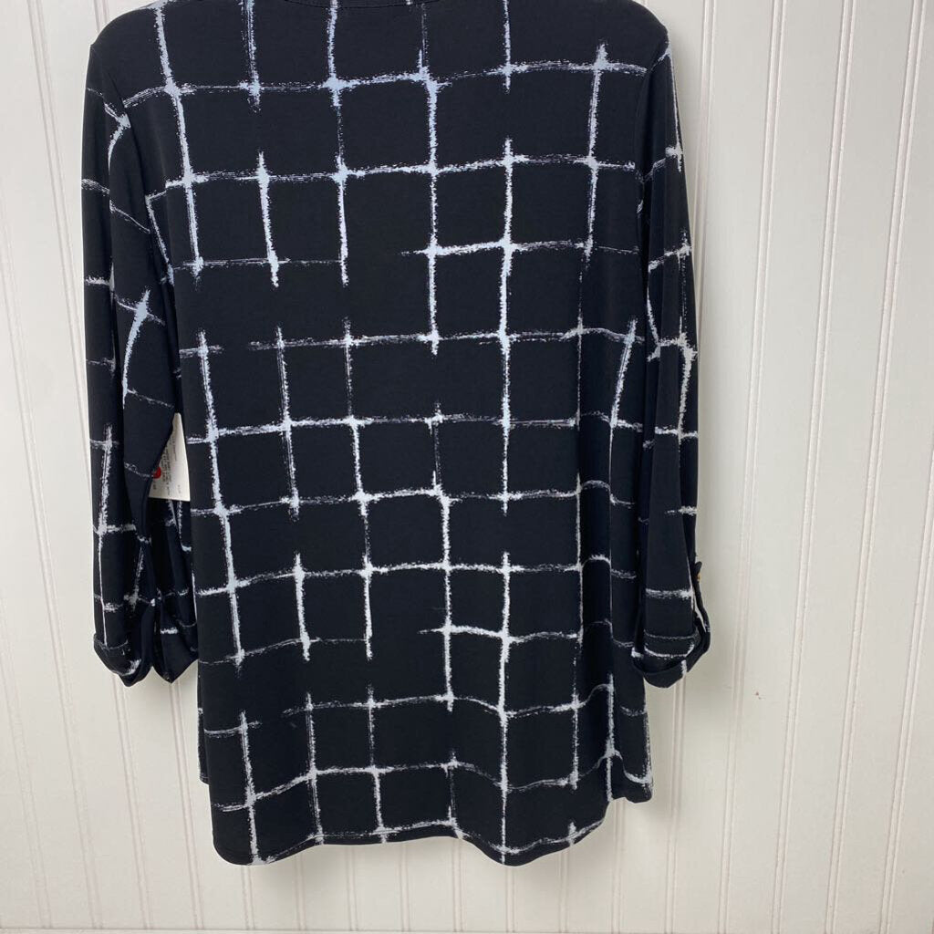 V NECK WITH GROMETS