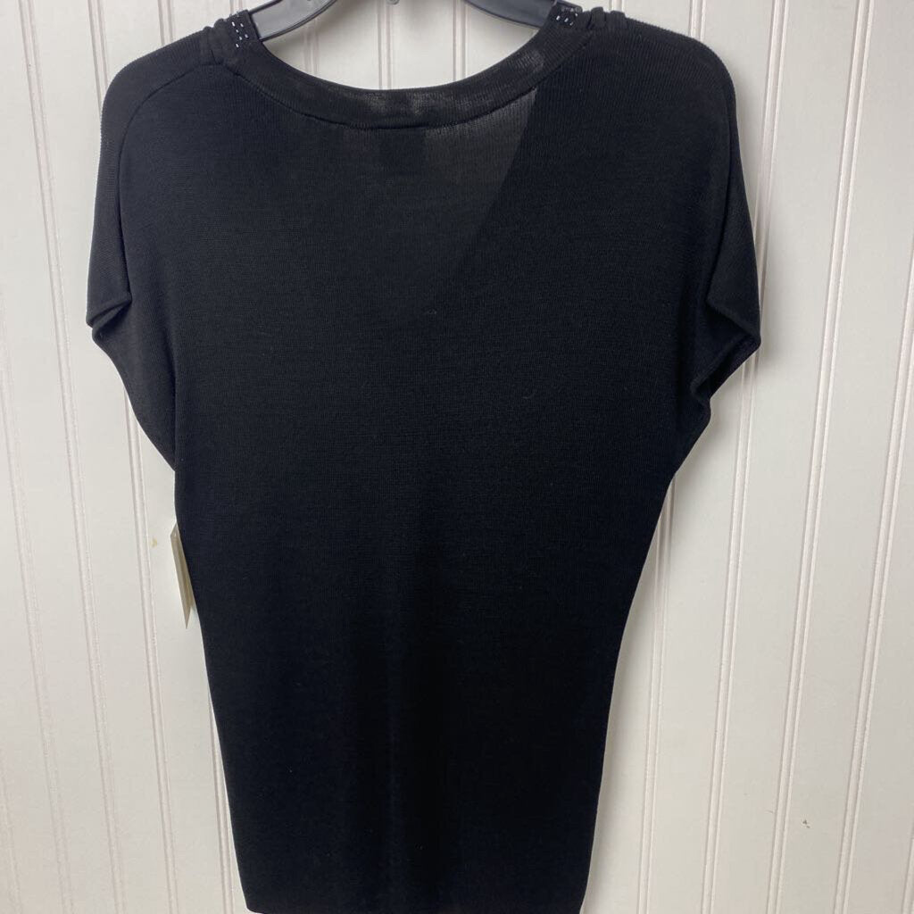 SHORT SLEEVE EMBELLISHED TOP