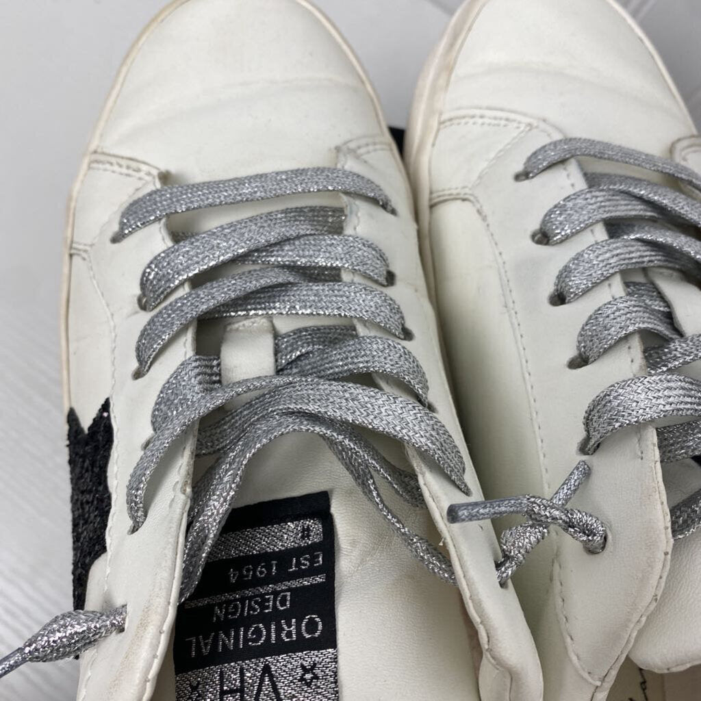 TENNIS SHOES
