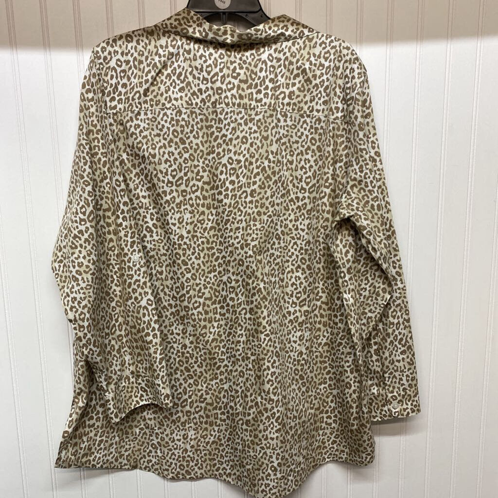LONG SLEEVE BUTTON UP ANIMAL PRINT