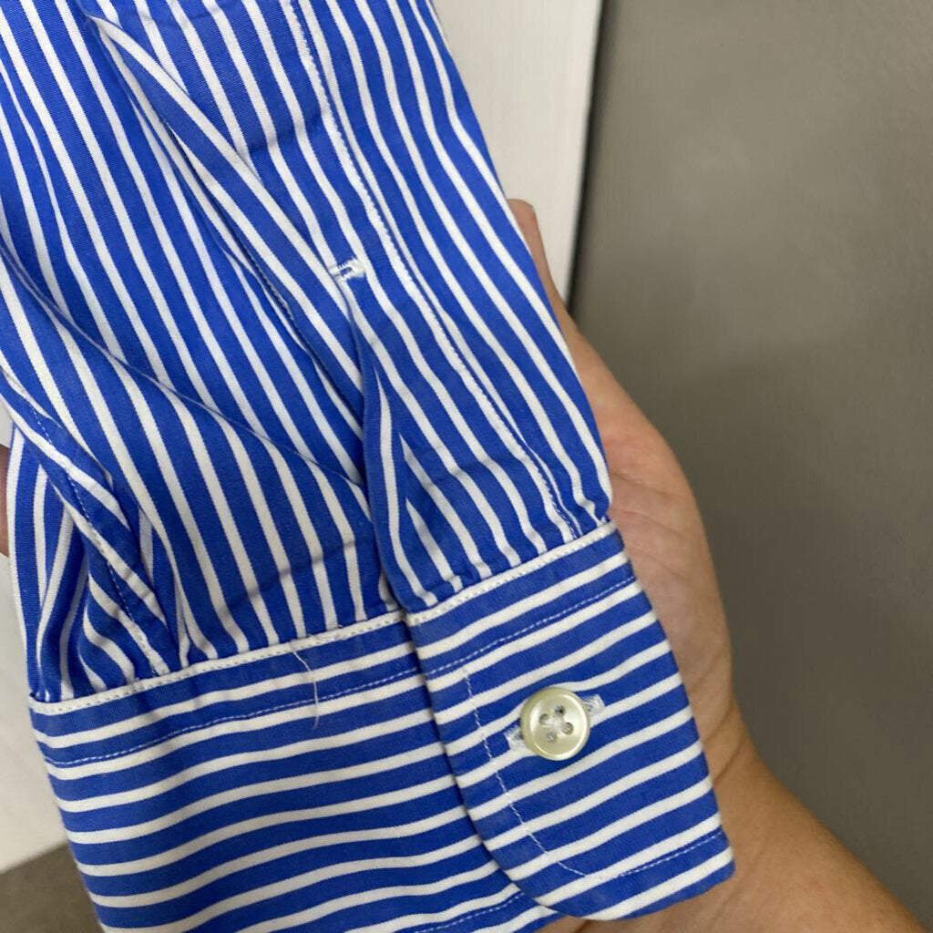 BLUE AND WHITE STRIPE BUTTON DOWN