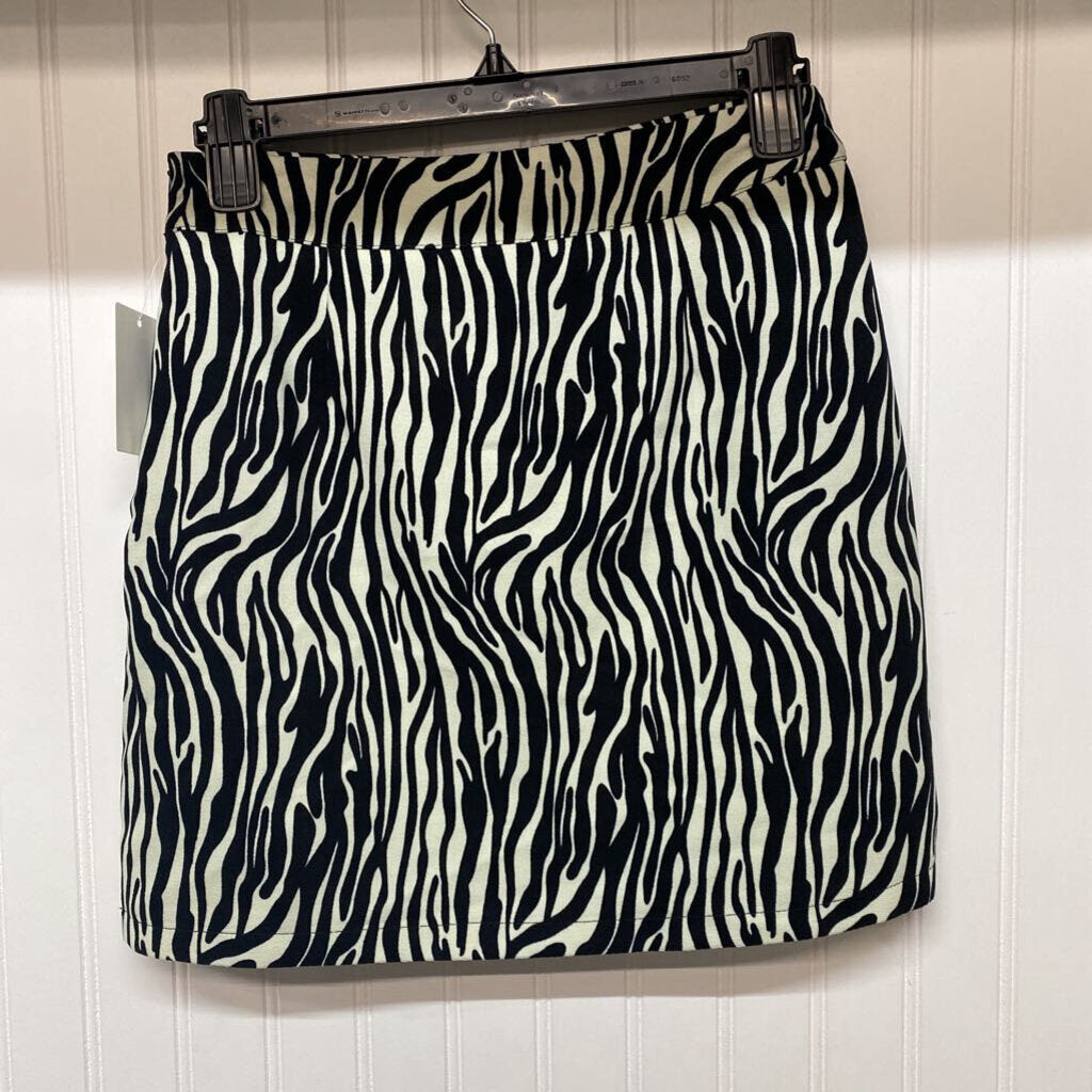*ZEBRA PRINT SHORT SKIRT WITH BUTTONS