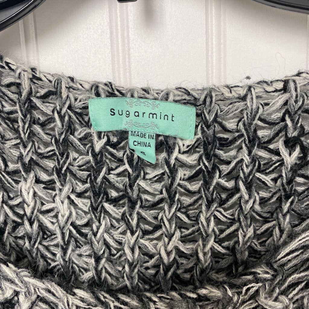 LOOSE KNIT SWEATER