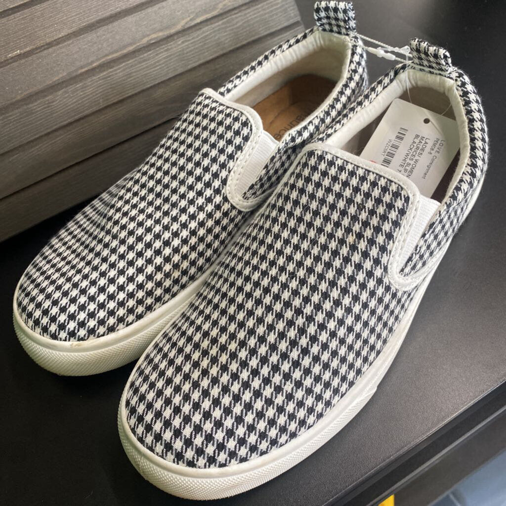 SLIP ON SNEAKERS