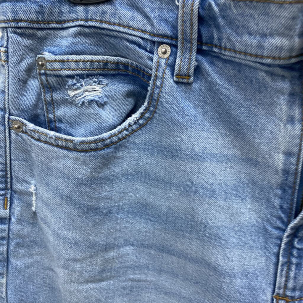 DISTRESSED DENIM JEANS