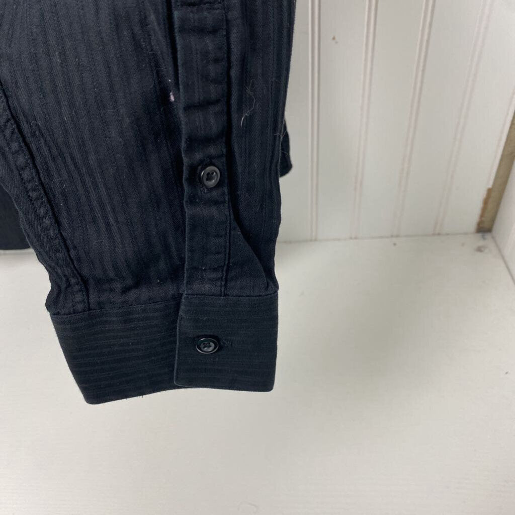 LONG SLEEVED BUTTON DOWN
