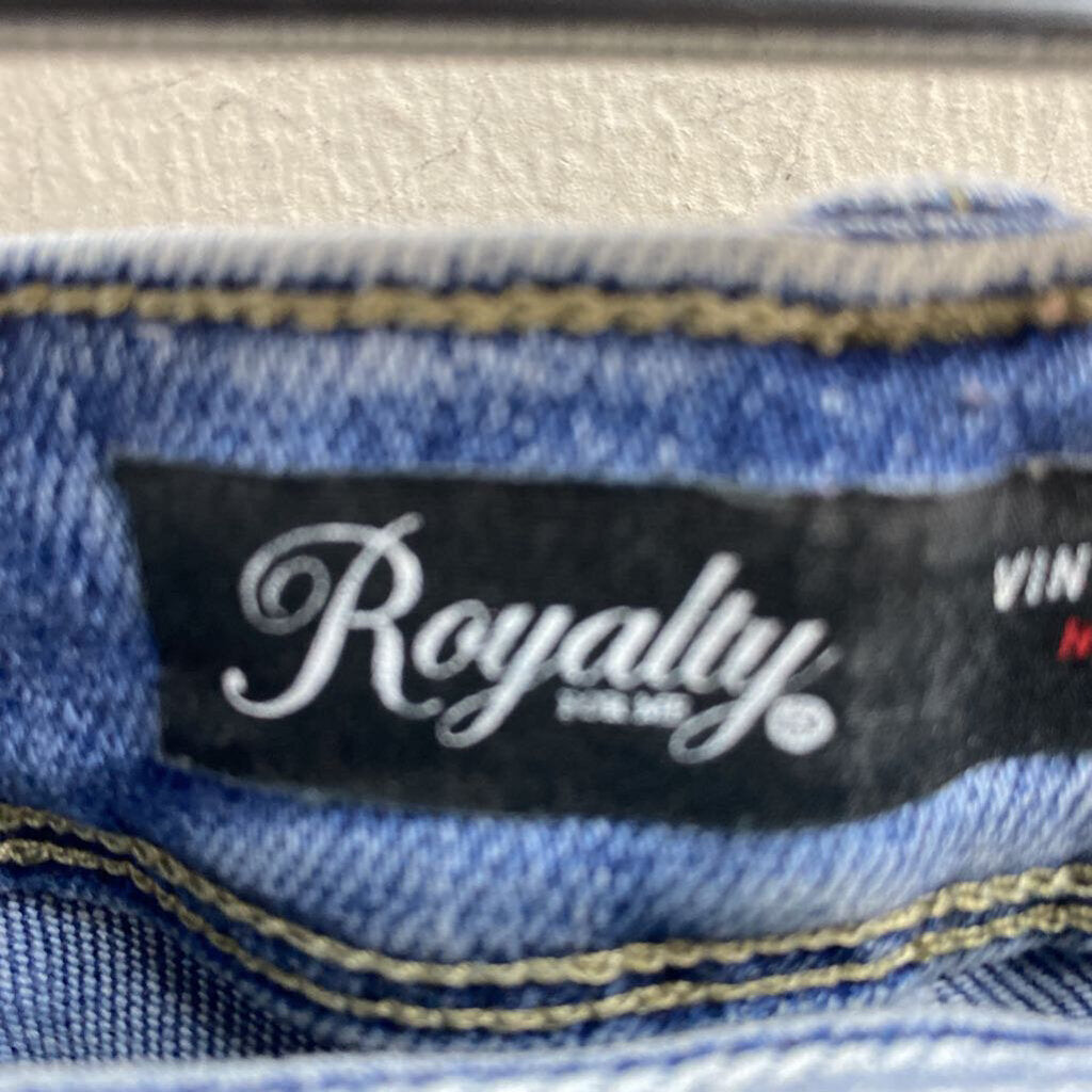 DISTRESSED DENIM JEANS