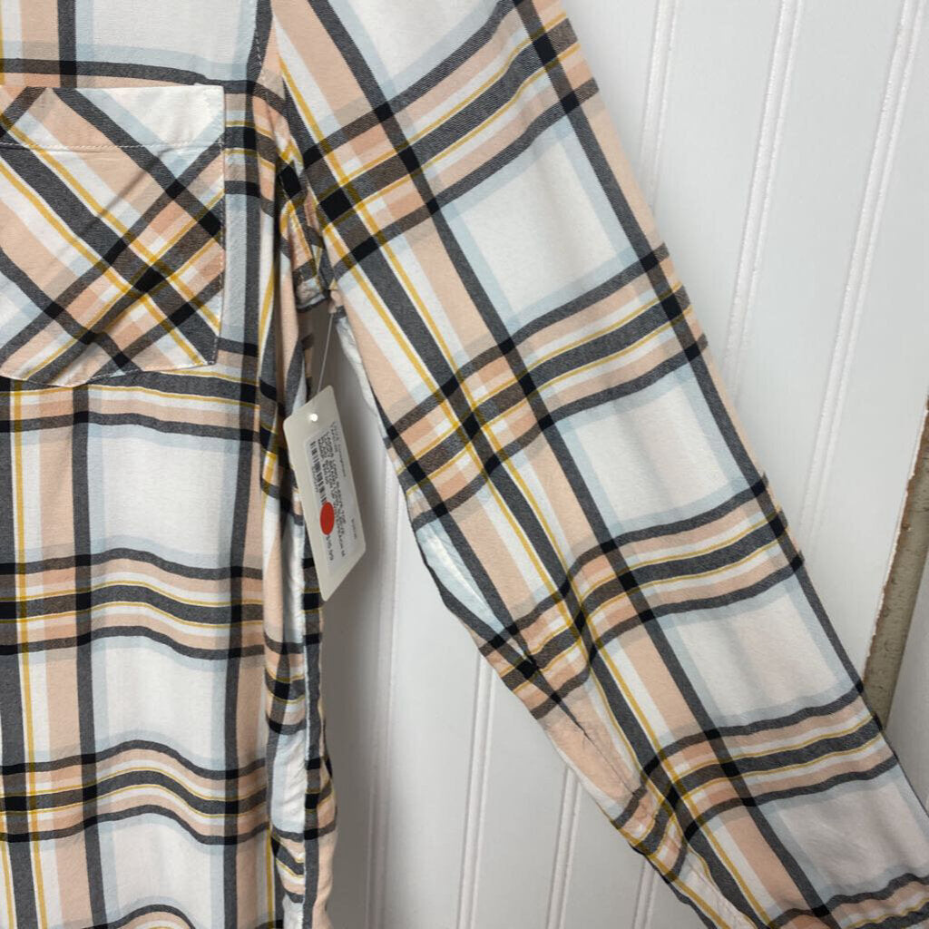 LONG SLEEVE PLAID BUTTON UP