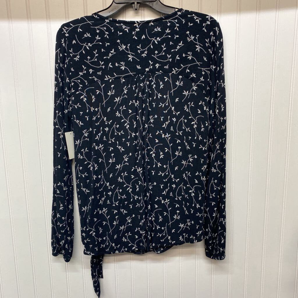 *LONG SLEEVE WRAP TOP