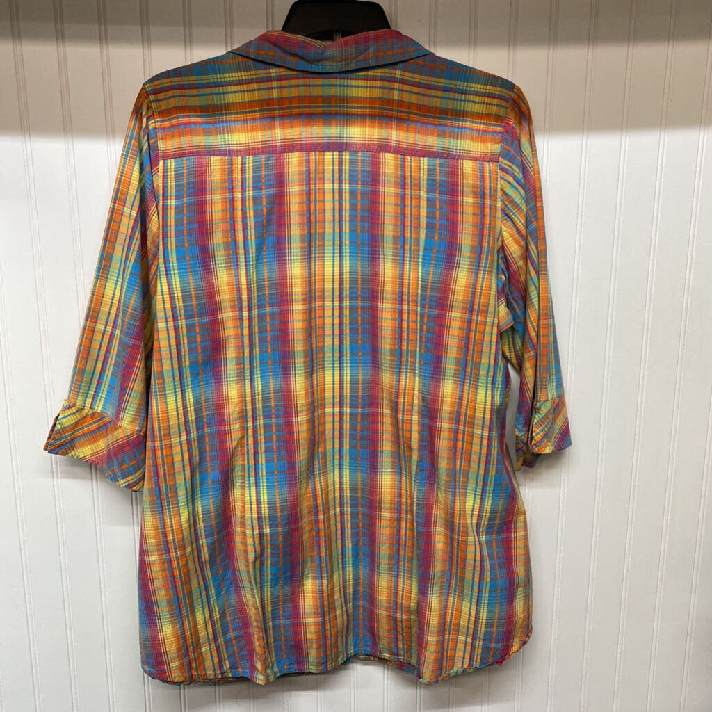 3/4 SLEEVE BUTTON UP SHIRT