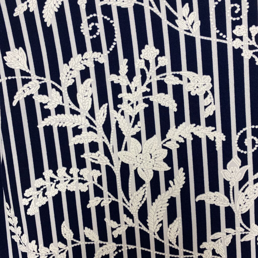 *VERTICAL LINE PATTERN SKIRT WITH WHITE PAISLEY PATTERN