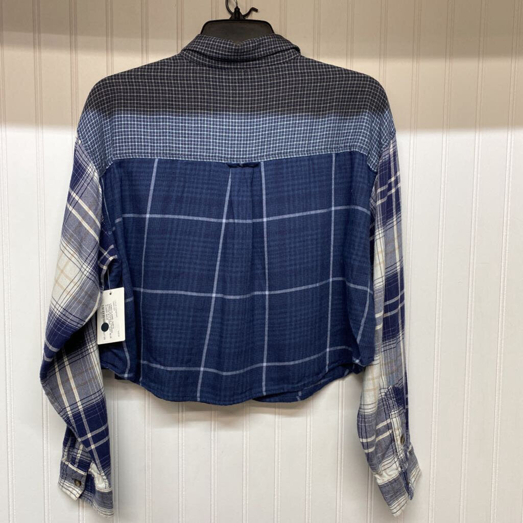 CROPPED BUTTON UP FLANNEL SHIRT