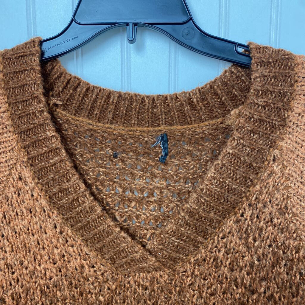 LOOSE KNIT SWEATER