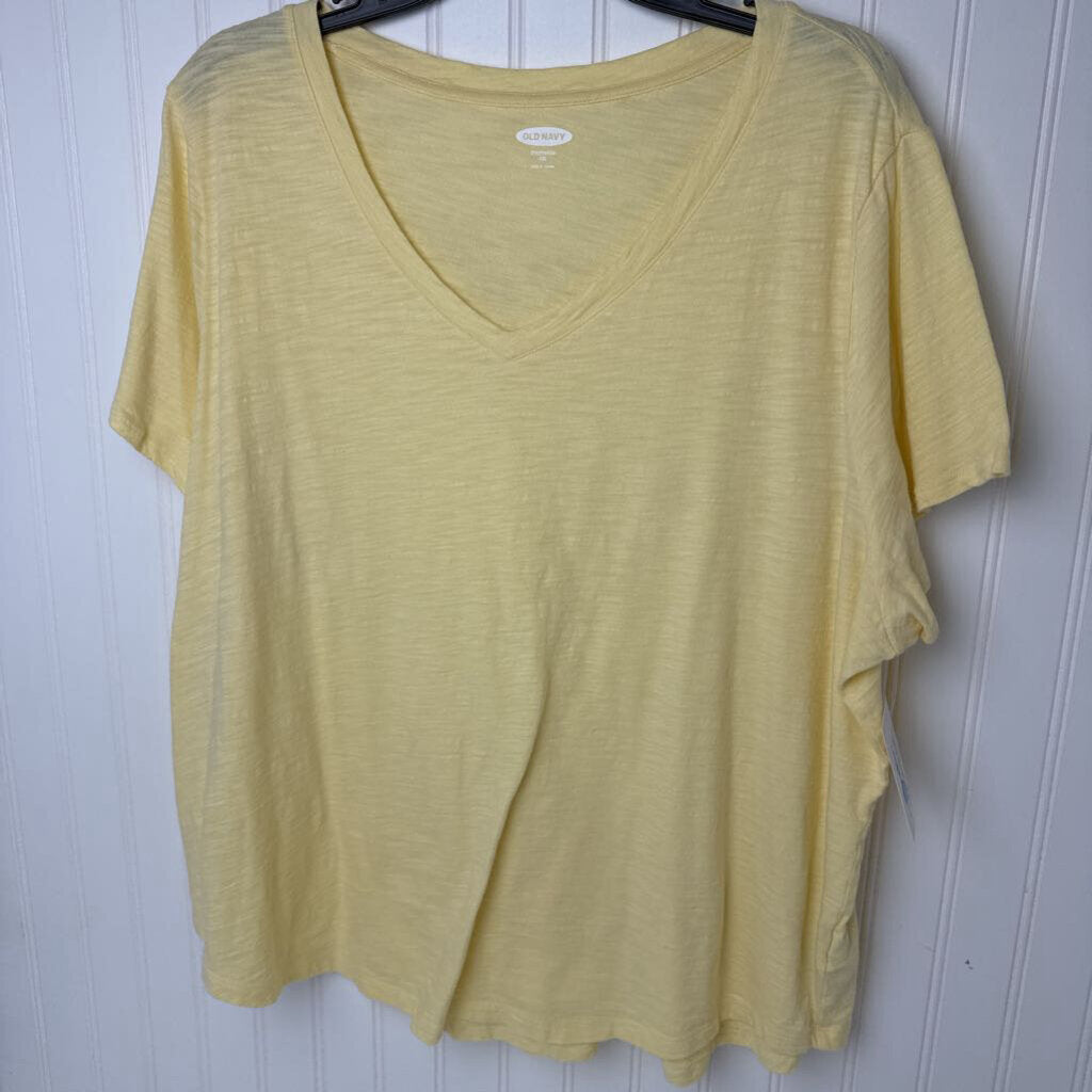 SHORT SLEEVED TOP