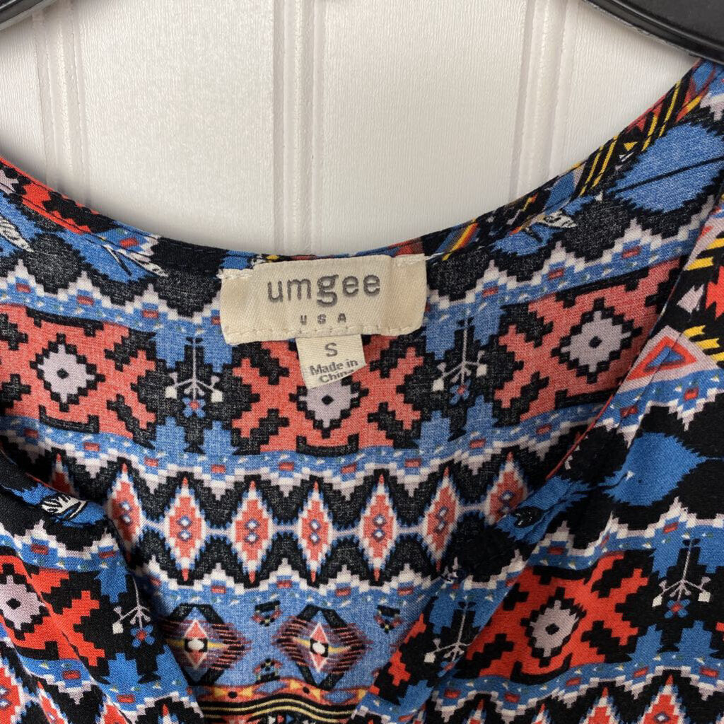 SLEEVELESS TOP