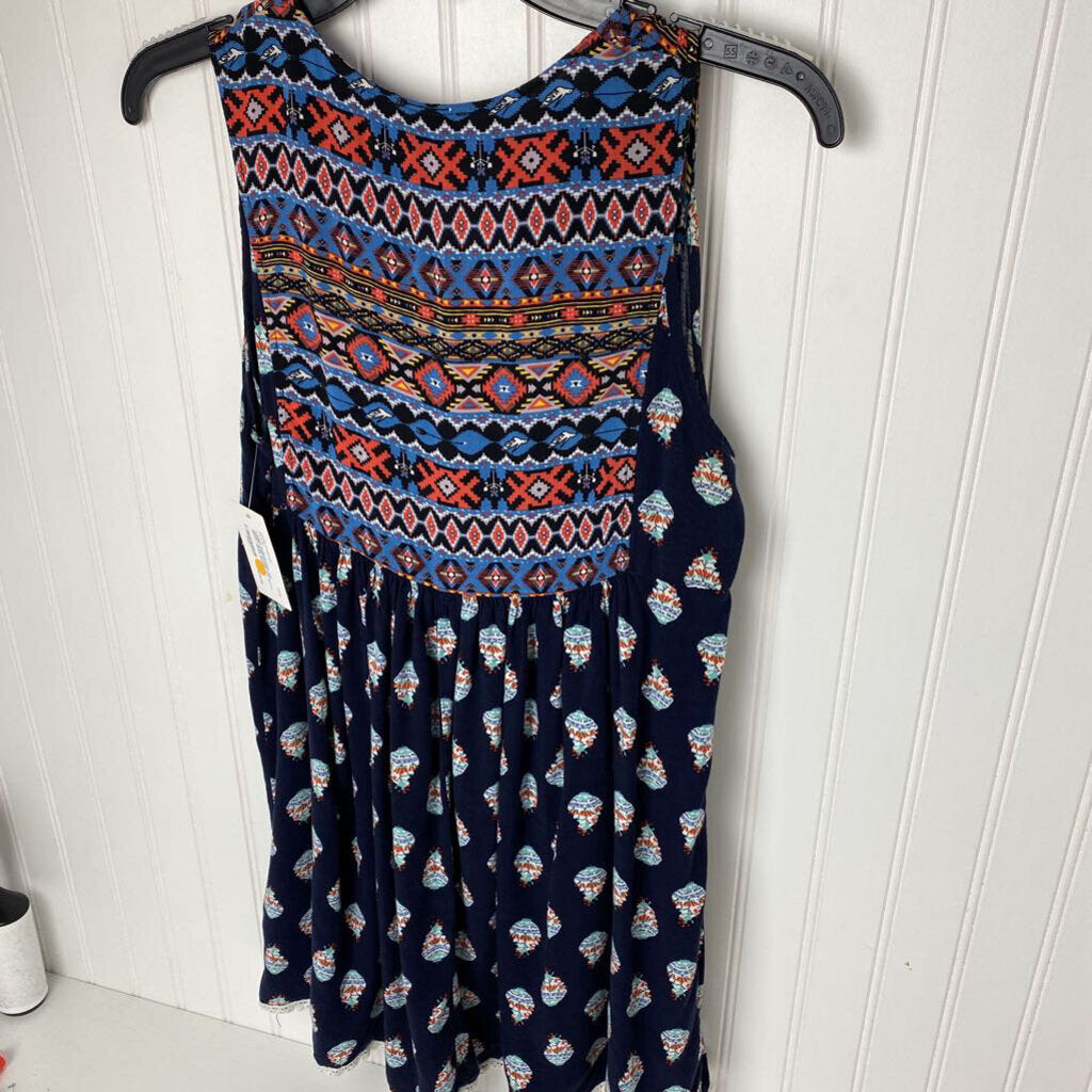 SLEEVELESS TOP