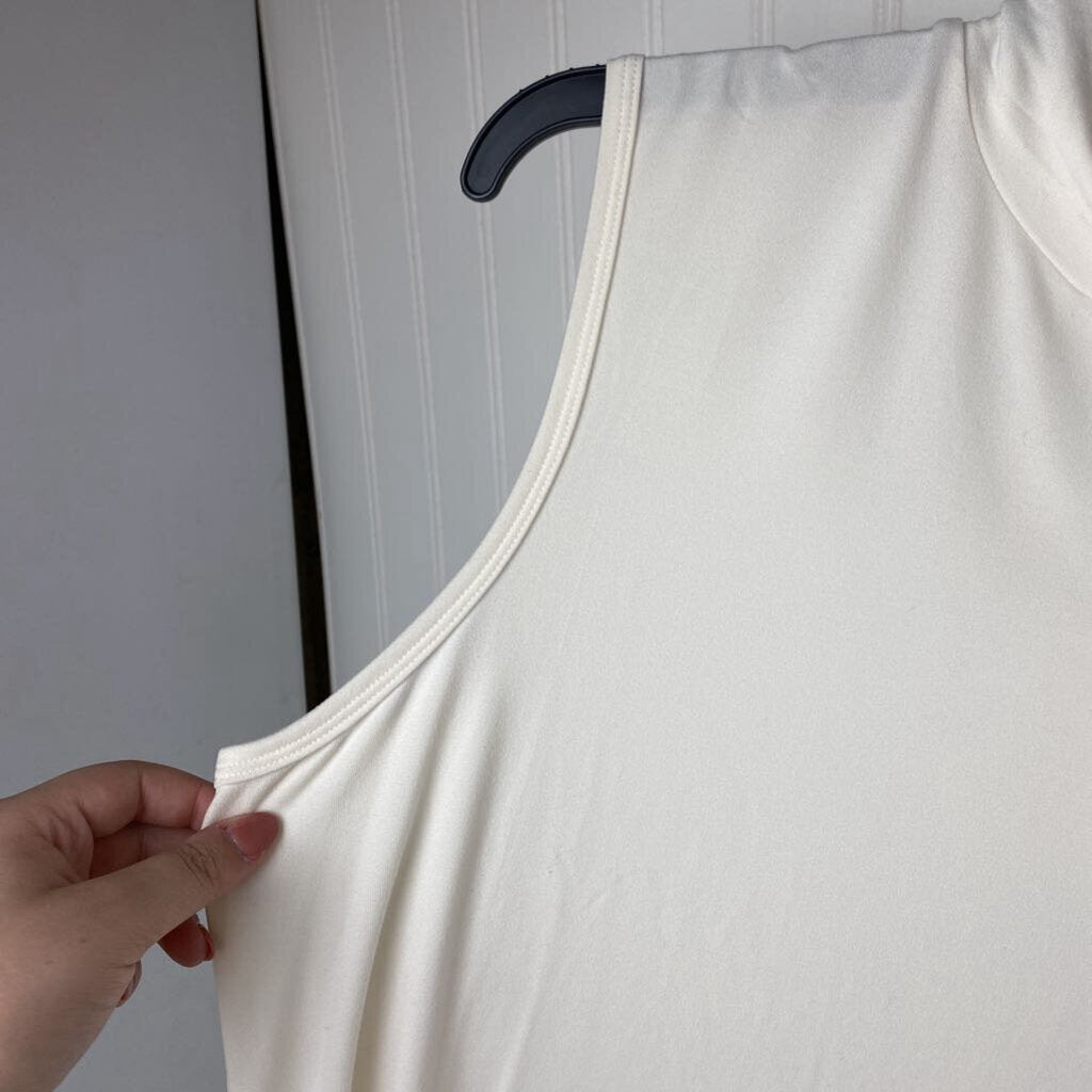 MOCK NECK SLEEVELESS TOP