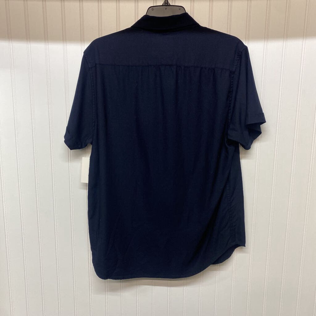 POCKET BUTTON DOWN