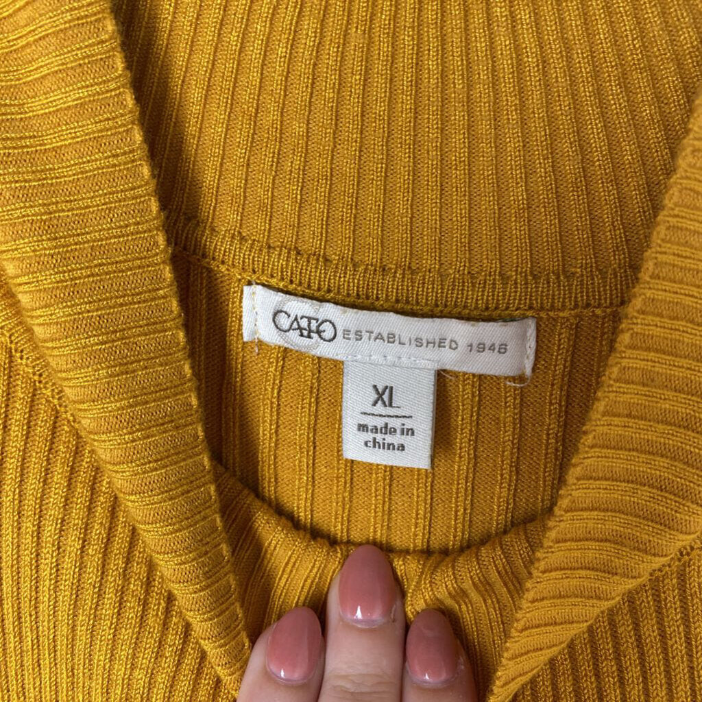 RIBBED MOCK NECK TOP