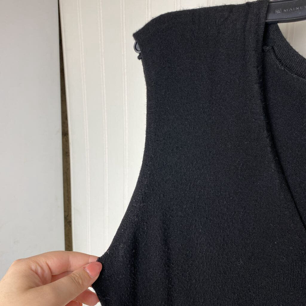 LADIES SLEEVELESS SWEATER