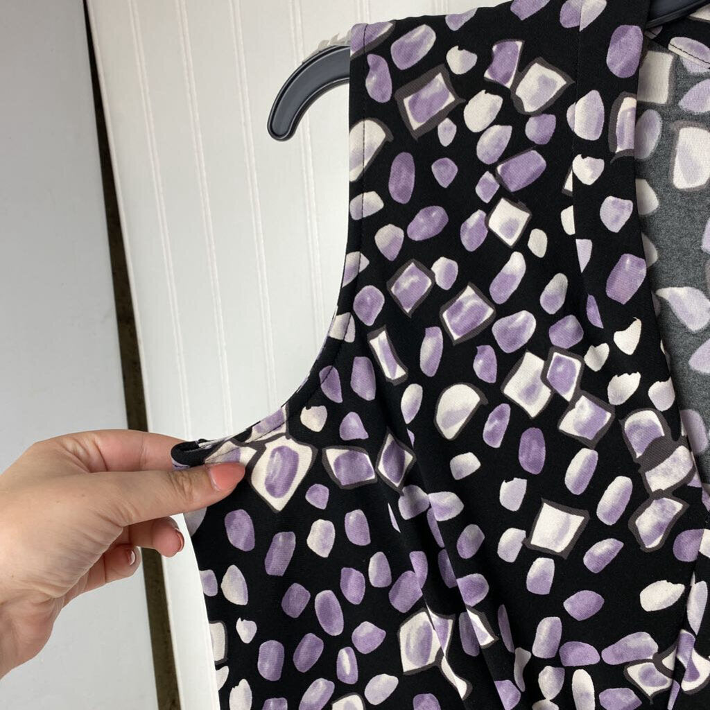 SLEEVELESS TOP