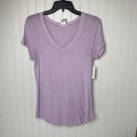 SHORT SLEEVE V NECK TEE