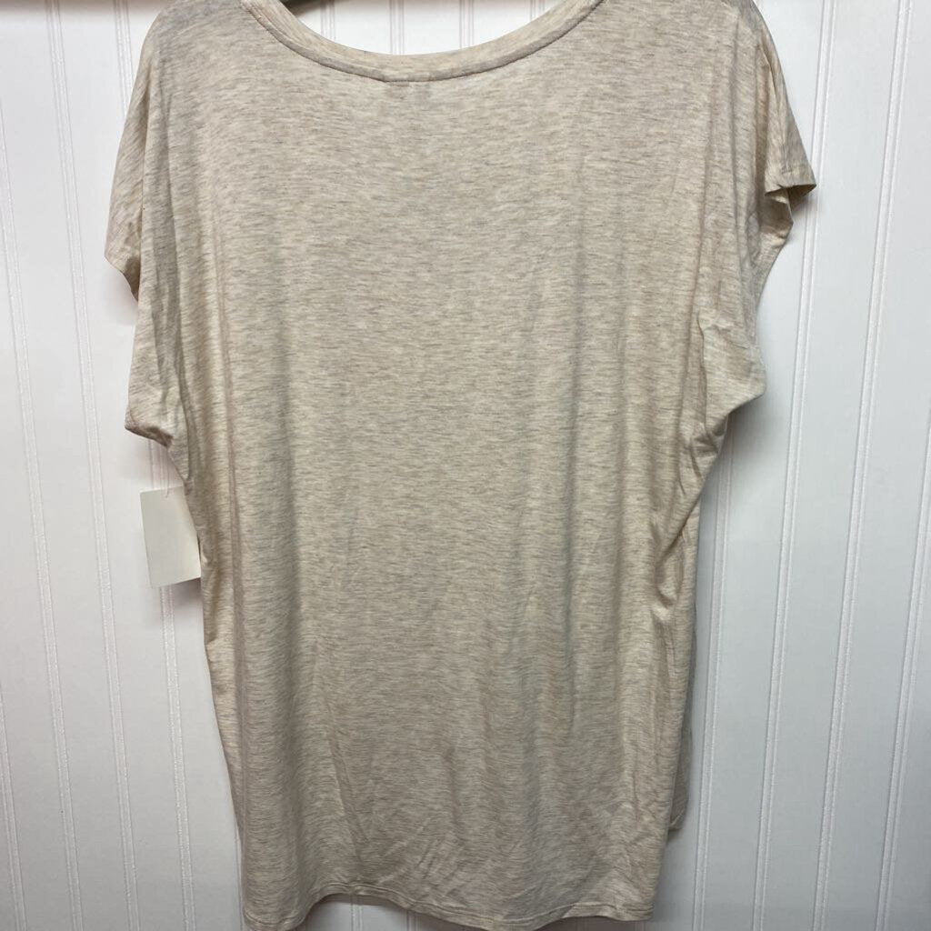 SHORT SLEEVED TOP