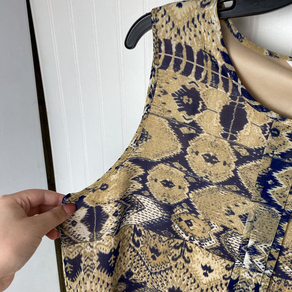 SLEEVELESS TOP