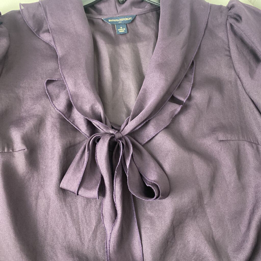 V NECK RUFFEL SHIRT